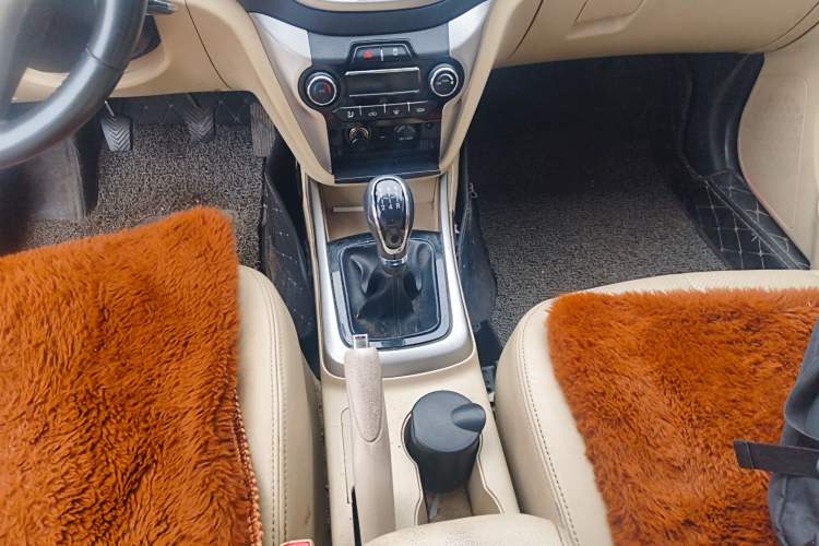 Used CHANGAN Eado 2015 1.6L Manual Luxury Model China V Standard Gear Lever