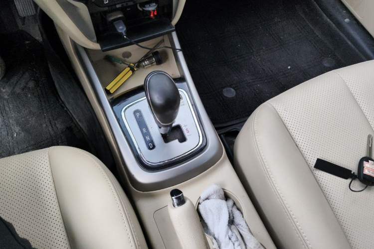 Used CHANGAN Eado 2015 1.6L Automatic Luxury Model Gear Lever