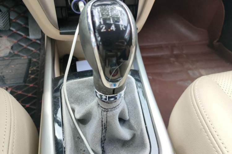 Used CHANGAN Eado 2015 1.6L Manual Luxury Model China V Standard Gear Lever