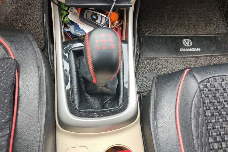 Used CHANGAN Eado 2015 1.6L Manual Luxury Model China V Standard Gear Lever