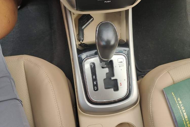 Used CHANGAN Eado 2015 1.6L Automatic Luxury Model Gear Lever