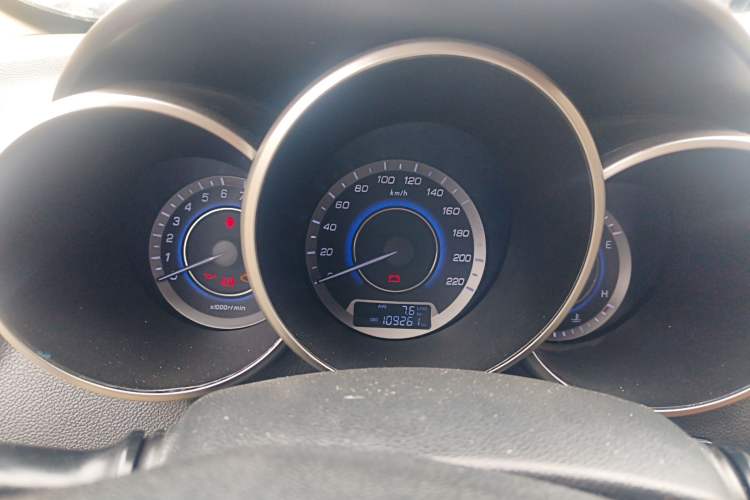 Used CHANGAN Eado 2015 1.6L Manual Luxury Model China V Standard Instrument Cluster