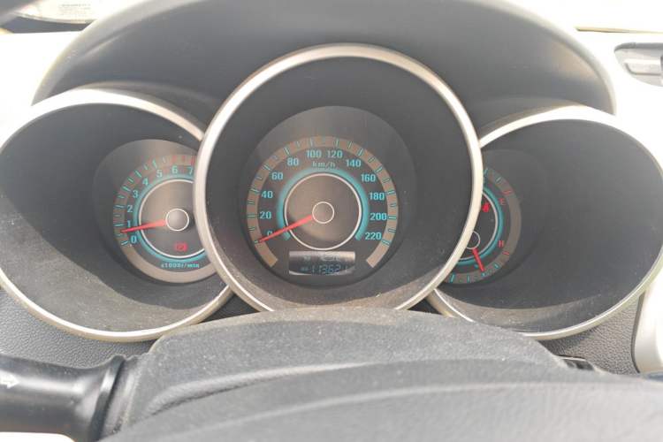 Used CHANGAN Eado 2015 1.6L Manual Luxury Model China IV Standard Instrument Cluster