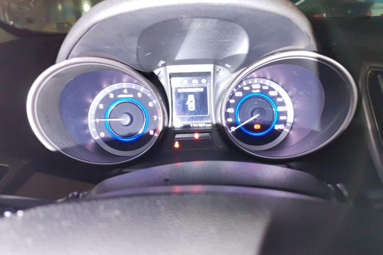Used CHANGAN Eado 2015 1.6L Manual Luxury Model China IV Standard Instrument Cluster
