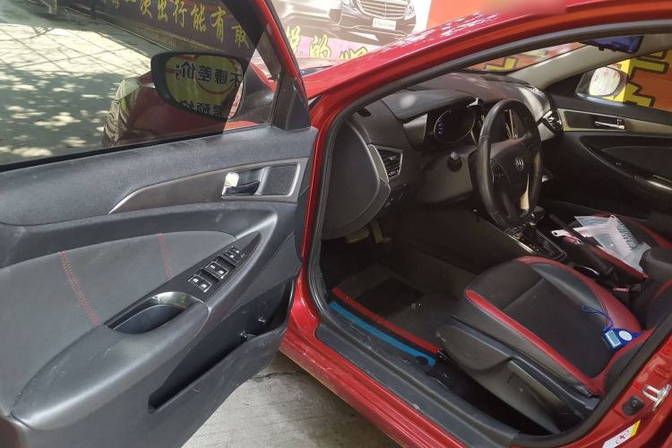 Used CHANGAN Eado 2015 1.6L Automatic Junku Model China IV Standard Interior 3