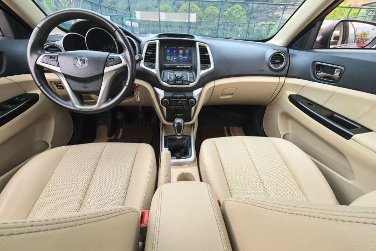Used CHANGAN Eado 2015 1.6L Manual Luxury Model China V Standard Interior 5