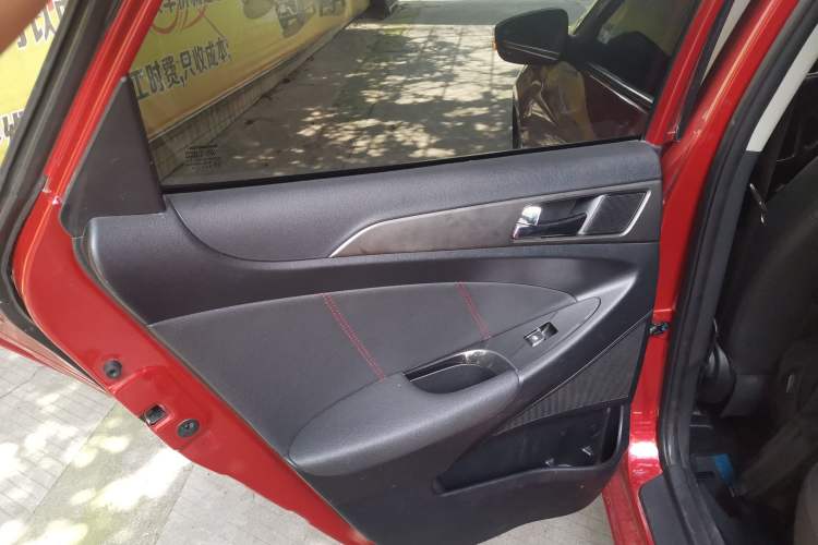 Used CHANGAN Eado 2015 1.6L Automatic Junku Model China IV Standard Interior 8