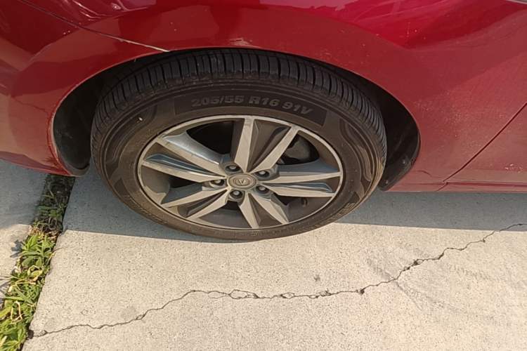 Used CHANGAN Eado 2015 1.6L Manual Luxury Model China V Standard Left Front Wheel Hub