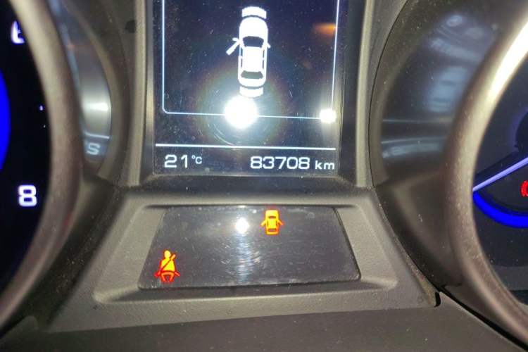 Used CHANGAN Eado 2015 1.6L Automatic Luxury Model Odometer Close Up