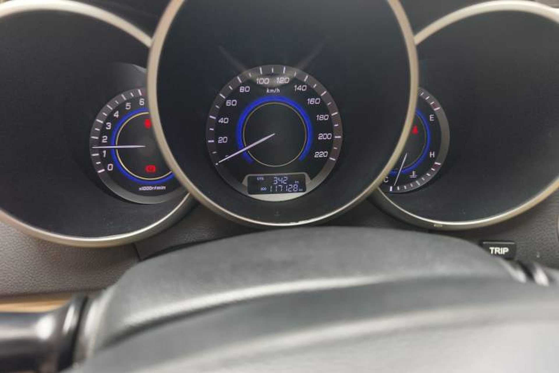 Used CHANGAN Eado 2015 1.6L Manual Luxury Model China IV Standard Odometer Close Up