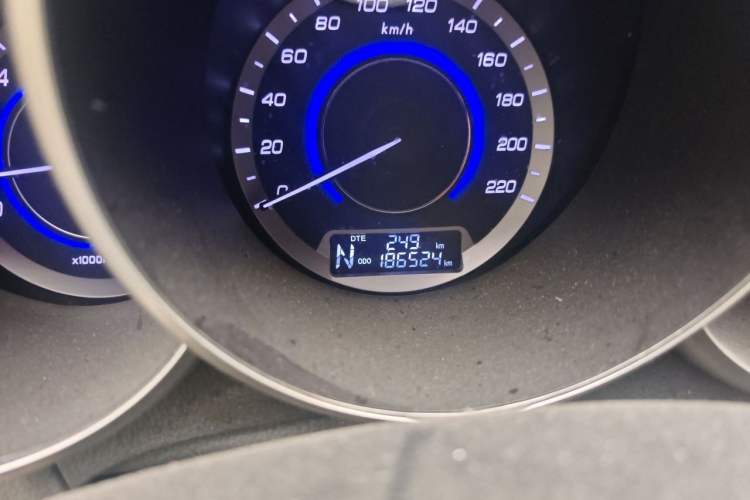 Used CHANGAN Eado 2015 1.6L Automatic Luxury Model Odometer Close Up