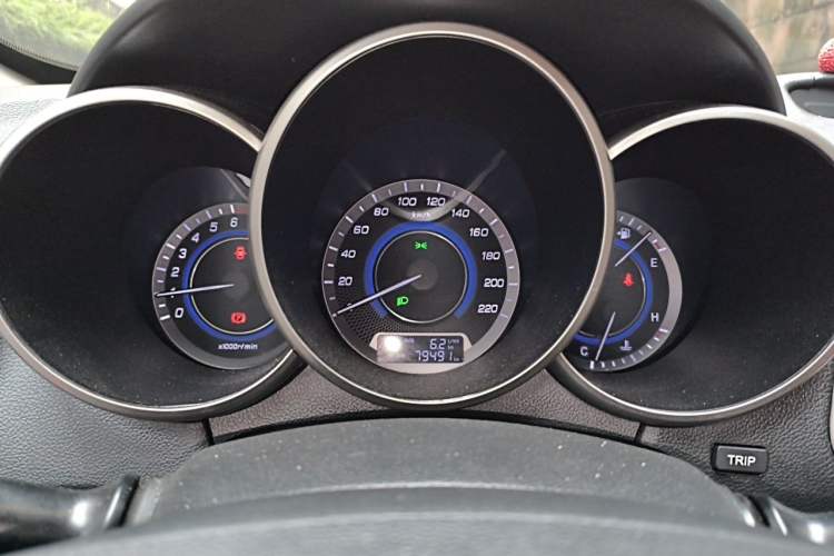 Used CHANGAN Eado 2015 1.6L Manual Junku Model China V Standard Odometer Close Up