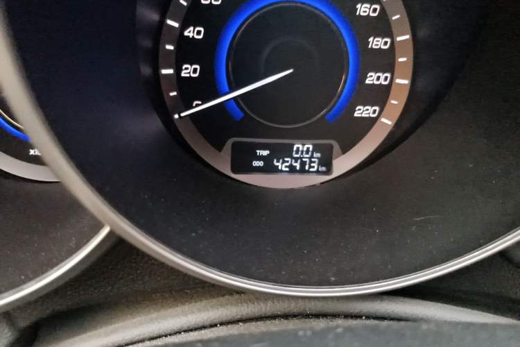 Used CHANGAN Eado 2015 1.6L Manual Luxury Model China V Standard Odometer Close Up