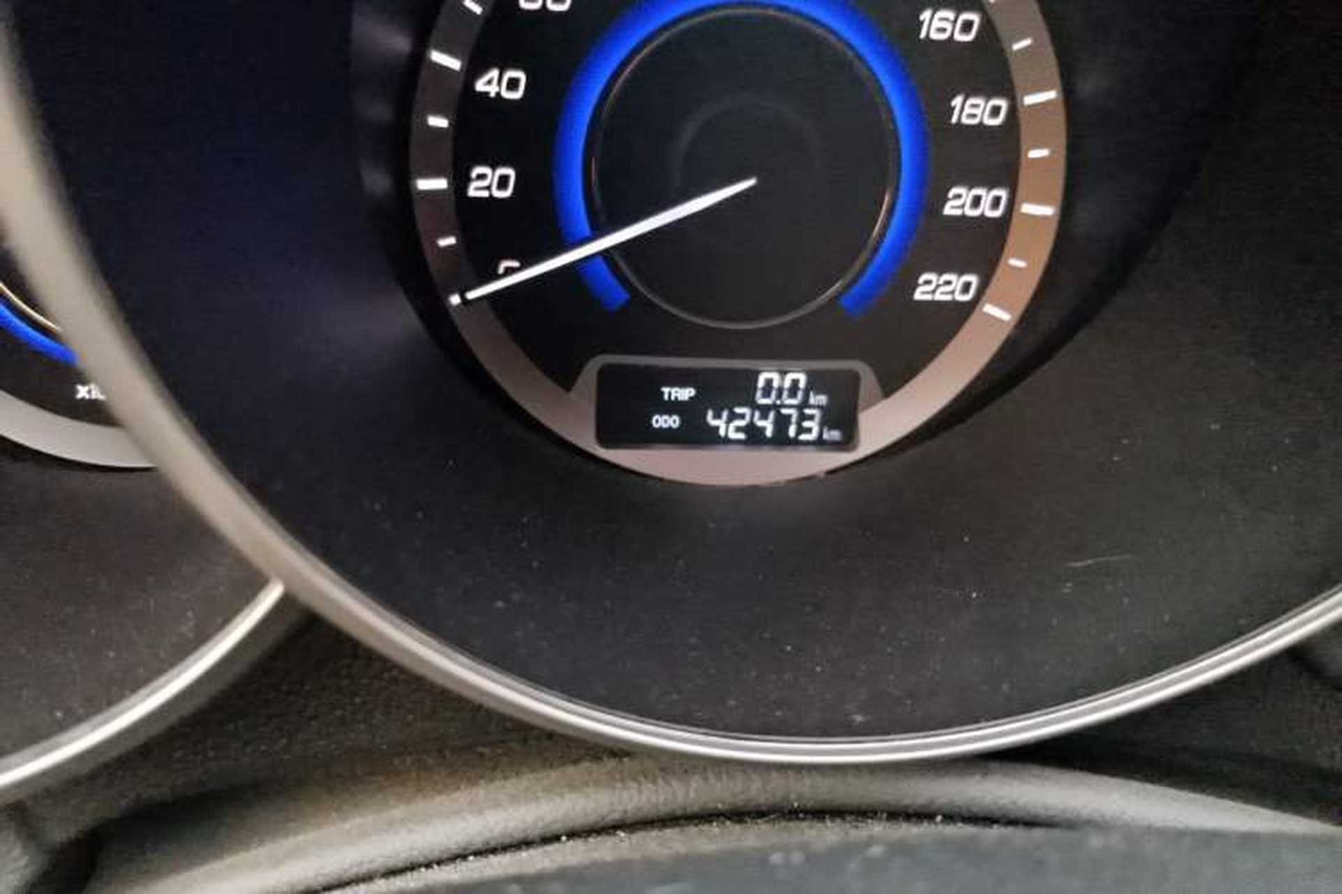 Used CHANGAN Eado 2015 1.6L Manual Luxury Model China V Standard Odometer Close Up