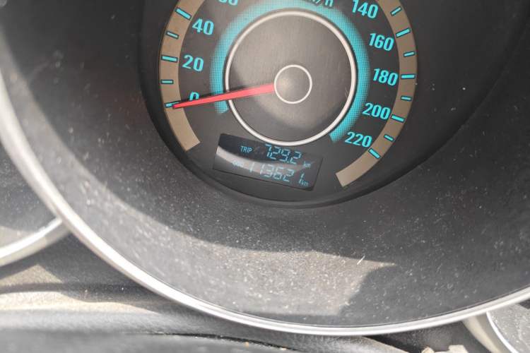 Used CHANGAN Eado 2015 1.6L Manual Luxury Model China IV Standard Odometer Close Up