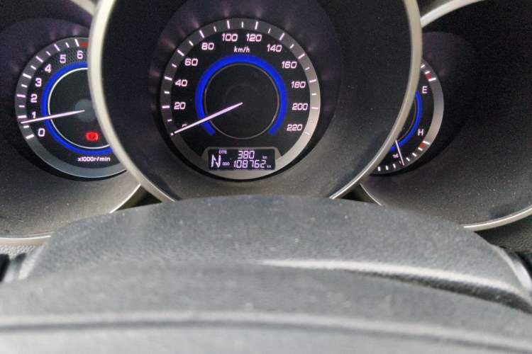 Used CHANGAN Eado 2015 1.6L Automatic Luxury Model Odometer Close Up