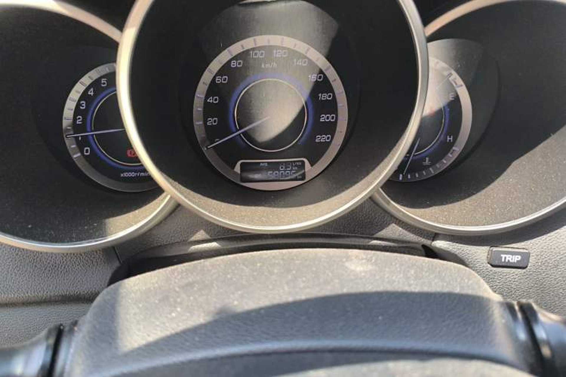 Used CHANGAN Eado 2015 1.6L Manual Junku Model China IV Standard Odometer Close Up