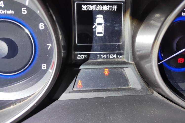 Used CHANGAN Eado 2015 1.6L Manual Luxury Model China IV Standard Odometer Close Up