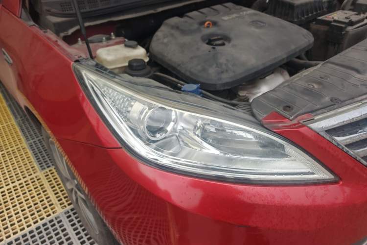 Used CHANGAN Eado 2015 1.6L Automatic Luxury Model Right Front Headlight