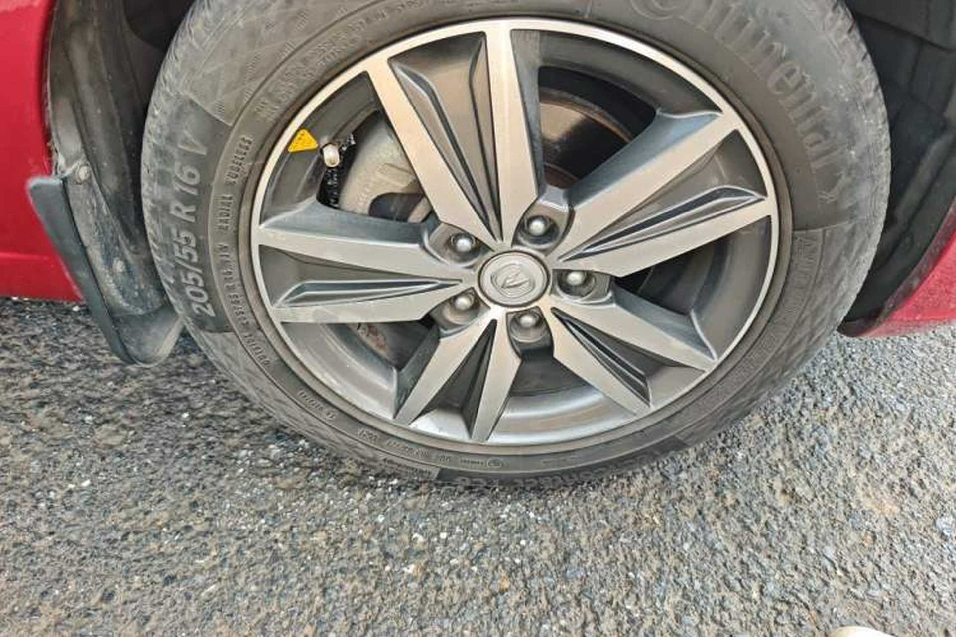 Used CHANGAN Eado 2015 1.6L Manual Luxury Model China V Standard Right Front Wheel Hub