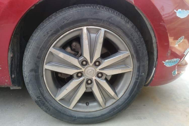 Used CHANGAN Eado 2015 1.6L Manual Luxury Model China V Standard Right Front Wheel Hub