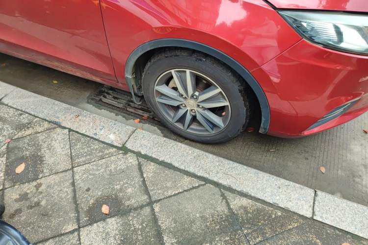 Used CHANGAN Eado 2015 1.6L Automatic Junku Model China IV Standard Right Front Wheel Hub