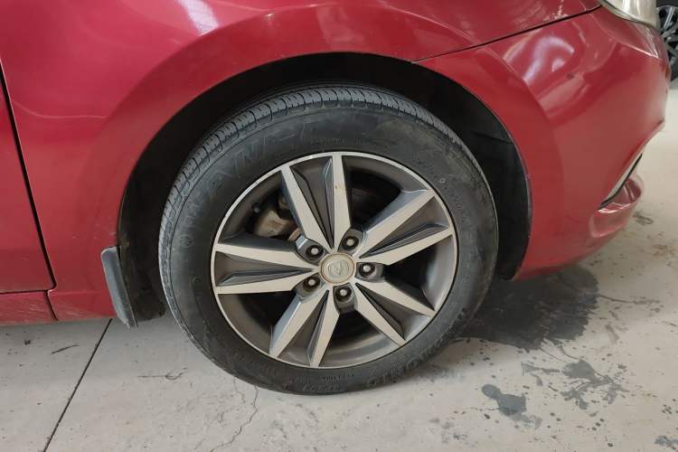 Used CHANGAN Eado 2015 1.6L Automatic Luxury Model Right Front Wheel Hub