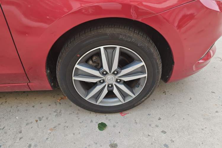 Used CHANGAN Eado 2015 1.6L Manual Flagship Model Right Front Wheel Hub