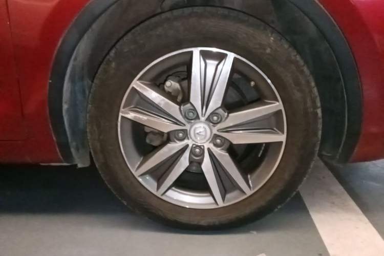 Used CHANGAN Eado 2015 1.6L Manual Junku Model China IV Standard Right Front Wheel Hub