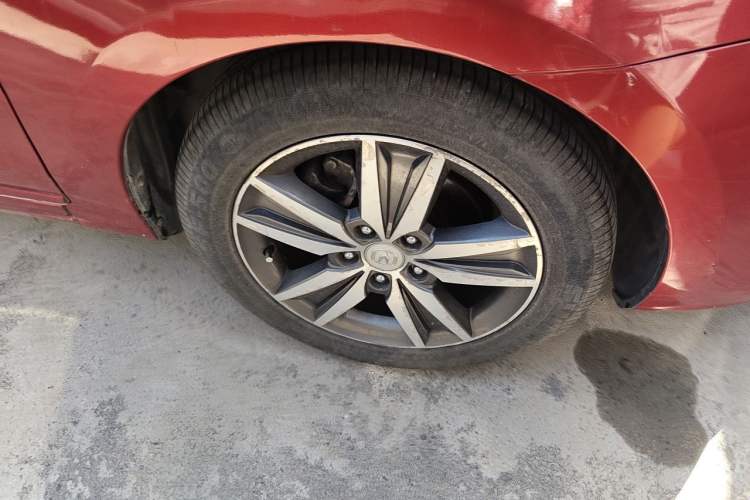Used CHANGAN Eado 2015 1.6L Manual Elite Model China IV Standard Right Front Wheel Hub