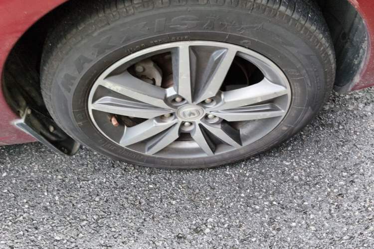 Used CHANGAN Eado 2015 1.6L Automatic Luxury Model Right Front Wheel Hub