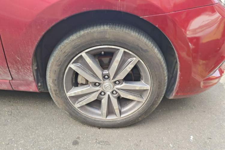 Used CHANGAN Eado 2015 1.6L Automatic Luxury Model Right Front Wheel Hub