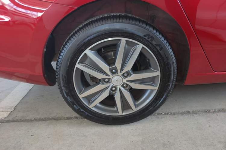 Used CHANGAN Eado 2015 1.6L Automatic Luxury Model Right Rear Wheel Hub