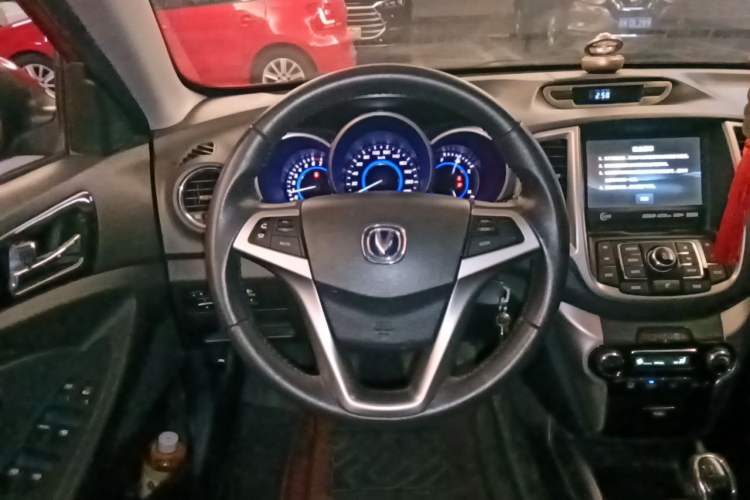 Used CHANGAN Eado 2015 1.6L Manual Junku Model China IV Standard Steering Wheel