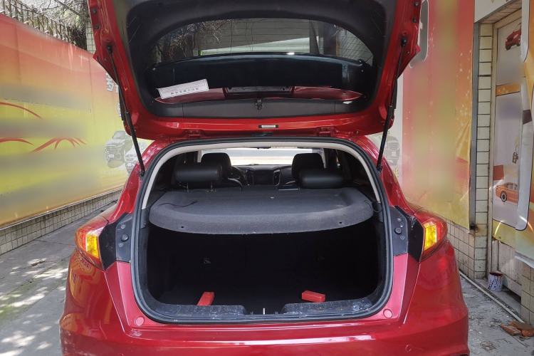 Used CHANGAN Eado 2015 1.6L Automatic Junku Model China IV Standard Trunk