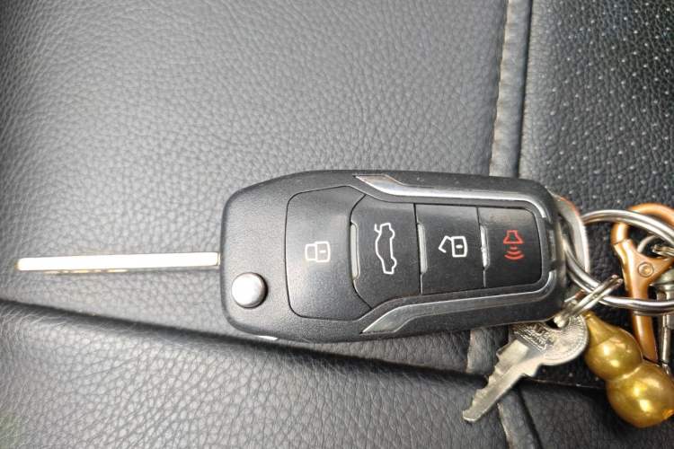 Used CHANGAN Eado 2015 1.6L Manual Luxury Model China V Standard Vehicle Key