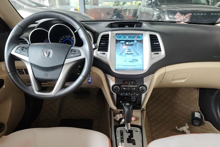 Used CHANGAN Eado 2015 1.6L Automatic Luxury Model Center Console