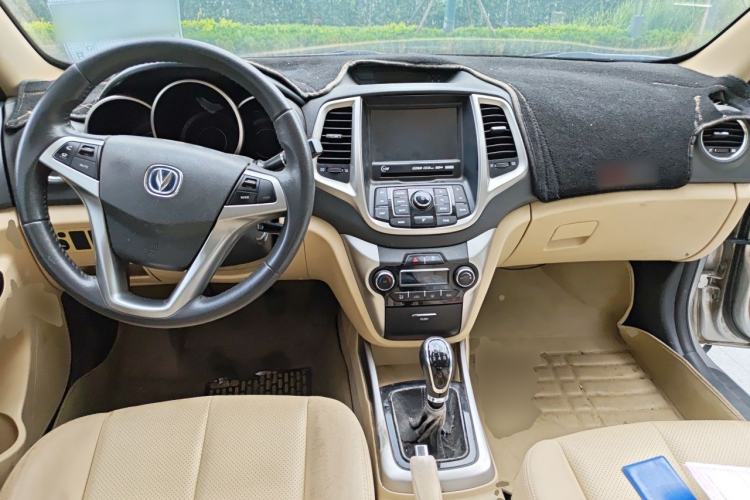 Used CHANGAN Eado 2015 1.6L Manual Flagship Model Center Console