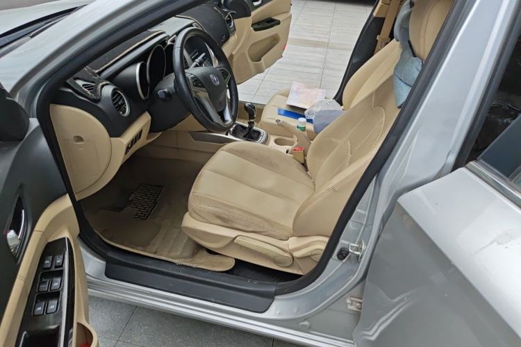 Used CHANGAN Eado 2015 1.6L Manual Flagship Model Driver Seat