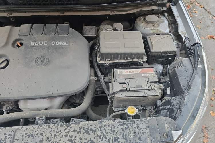 Used CHANGAN Eado 2015 1.6L Manual Luxury Model China IV Standard Engine Bay Left