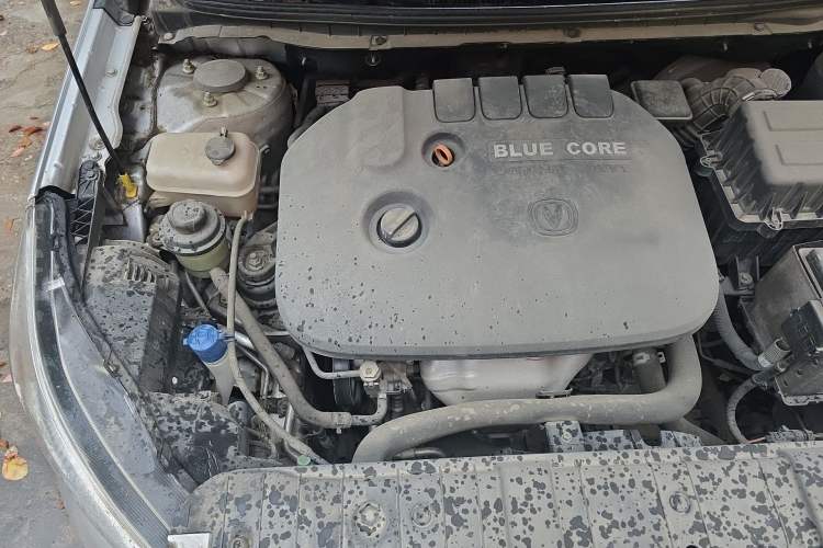 Used CHANGAN Eado 2015 1.6L Manual Luxury Model China IV Standard Engine Bay Right