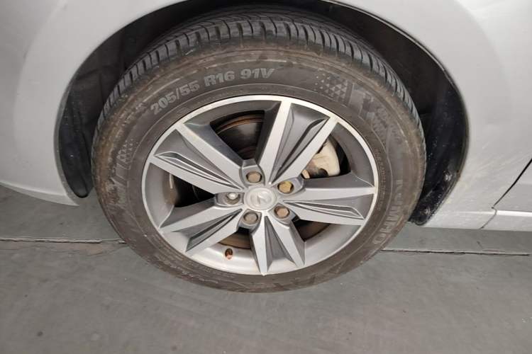 Used CHANGAN Eado 2015 1.6L Automatic Luxury Model Exterior 4