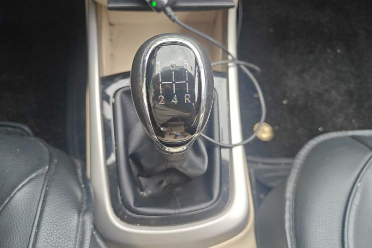 Used CHANGAN Eado 2015 1.6L Manual Luxury Model China V Standard Gear Lever