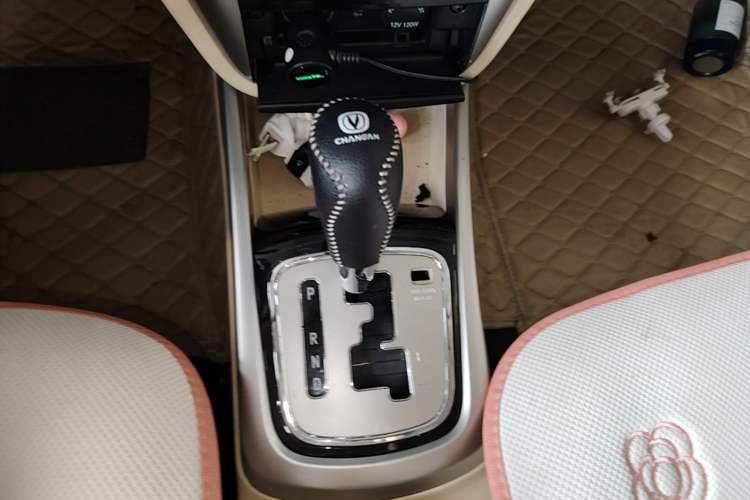 Used CHANGAN Eado 2015 1.6L Automatic Luxury Model Gear Lever