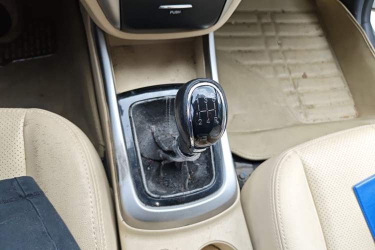 Used CHANGAN Eado 2015 1.6L Manual Flagship Model Gear Lever