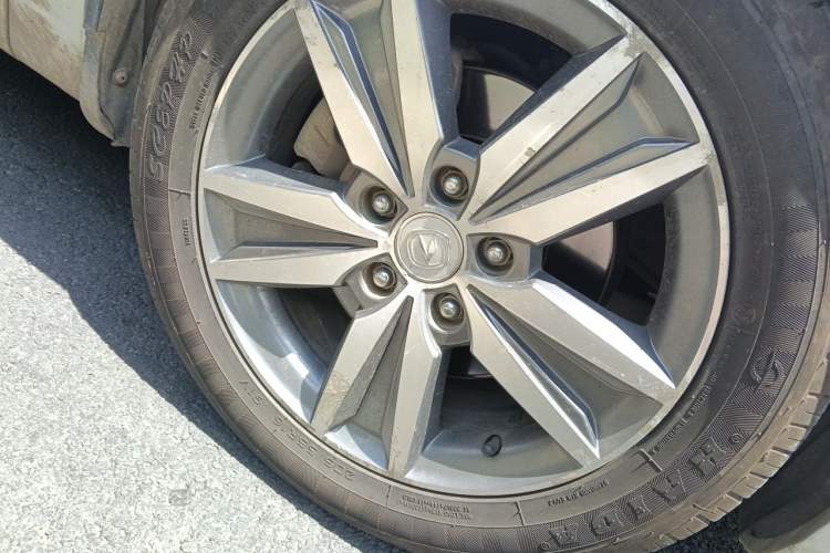 Used CHANGAN Eado 2015 1.6L Manual Luxury Model China V Standard Right Front Wheel Hub