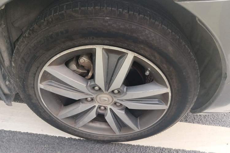 Used CHANGAN Eado 2015 1.6L Manual Flagship Model Right Front Wheel Hub