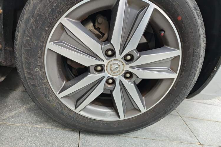 Used CHANGAN Eado 2015 1.6L Manual Flagship Model Right Front Wheel Hub