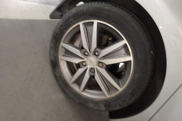 Used CHANGAN Eado 2015 1.6L Automatic Luxury Model Right Rear Wheel Hub
