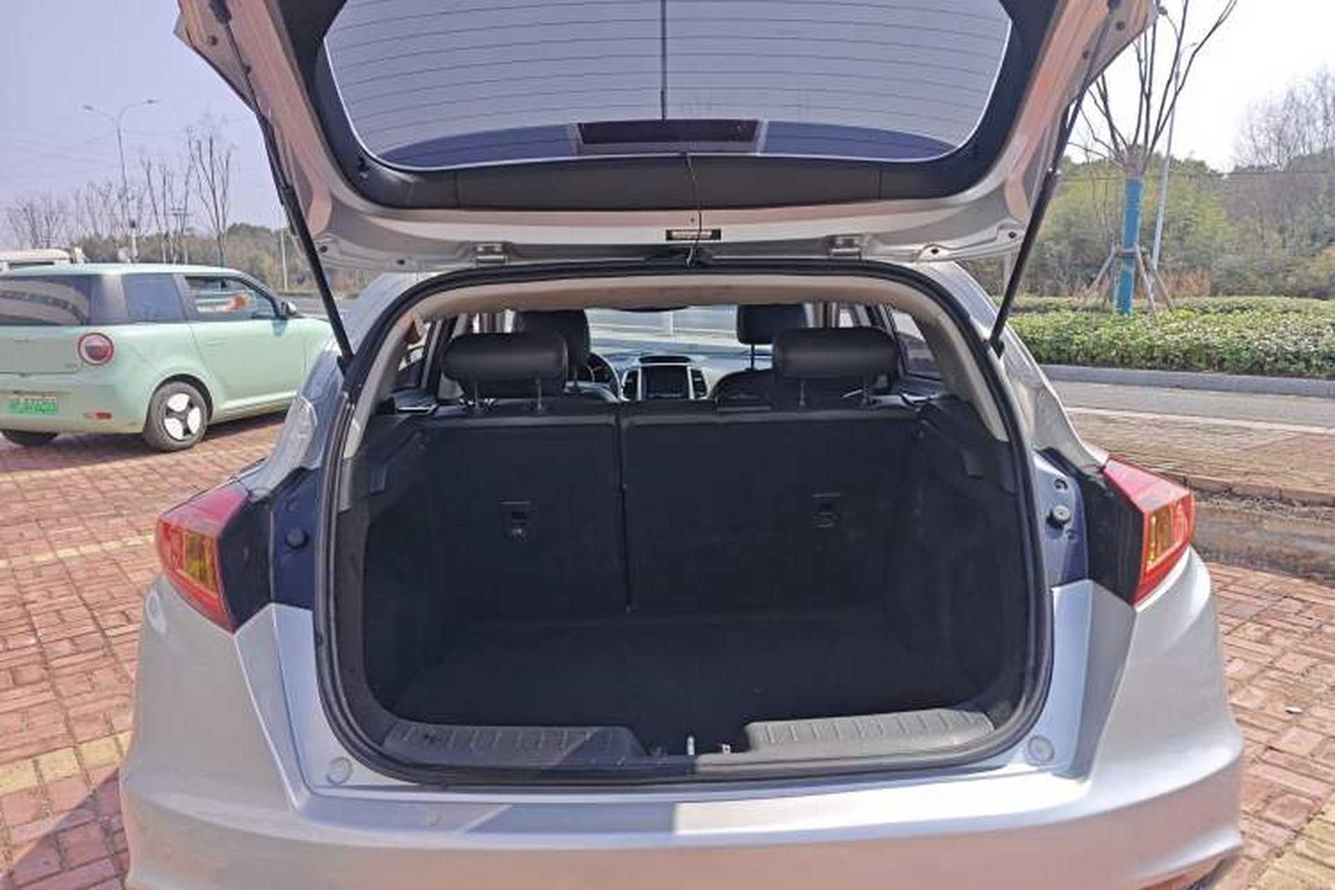 Used CHANGAN Eado 2015 1.6L Manual Junku Model China IV Standard Trunk